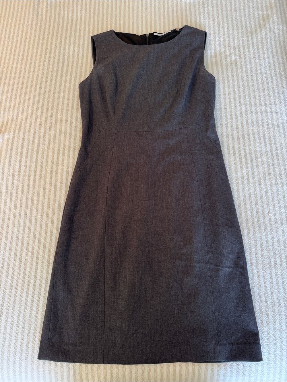 T Tahari Sleeveless Sheath Dress in Charcoal Gray Soft and Lined